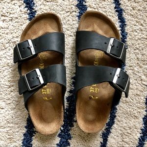 Birkenstock Arizona Sandals in sz 37 narrow (6.5)